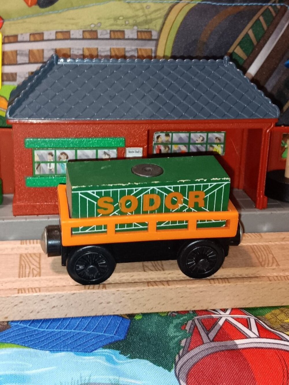 Thomas Wooden Railway Train Track Sodor Shipping Cargo Car Orange Green
